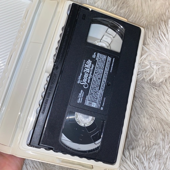 Vintage VHS tape Snow White and the seven dwarfs Walt Disney very good condition - Picture 5 of 11